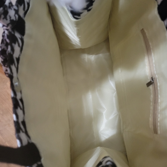 Houndstooth boutique fabric medium size tote. - Picture 5 of 7
